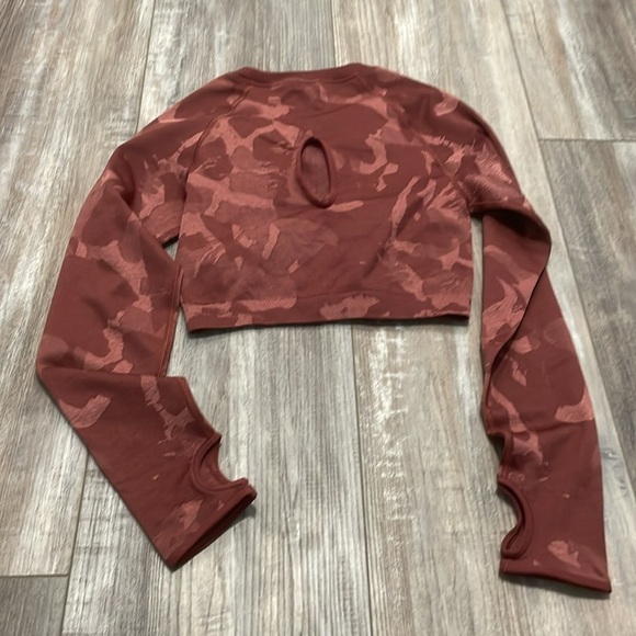 gymshark adapt camo seamless long sleeve crop top medium - Picture 11 of 11